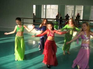 Видеоурок восточных танцев для детей
